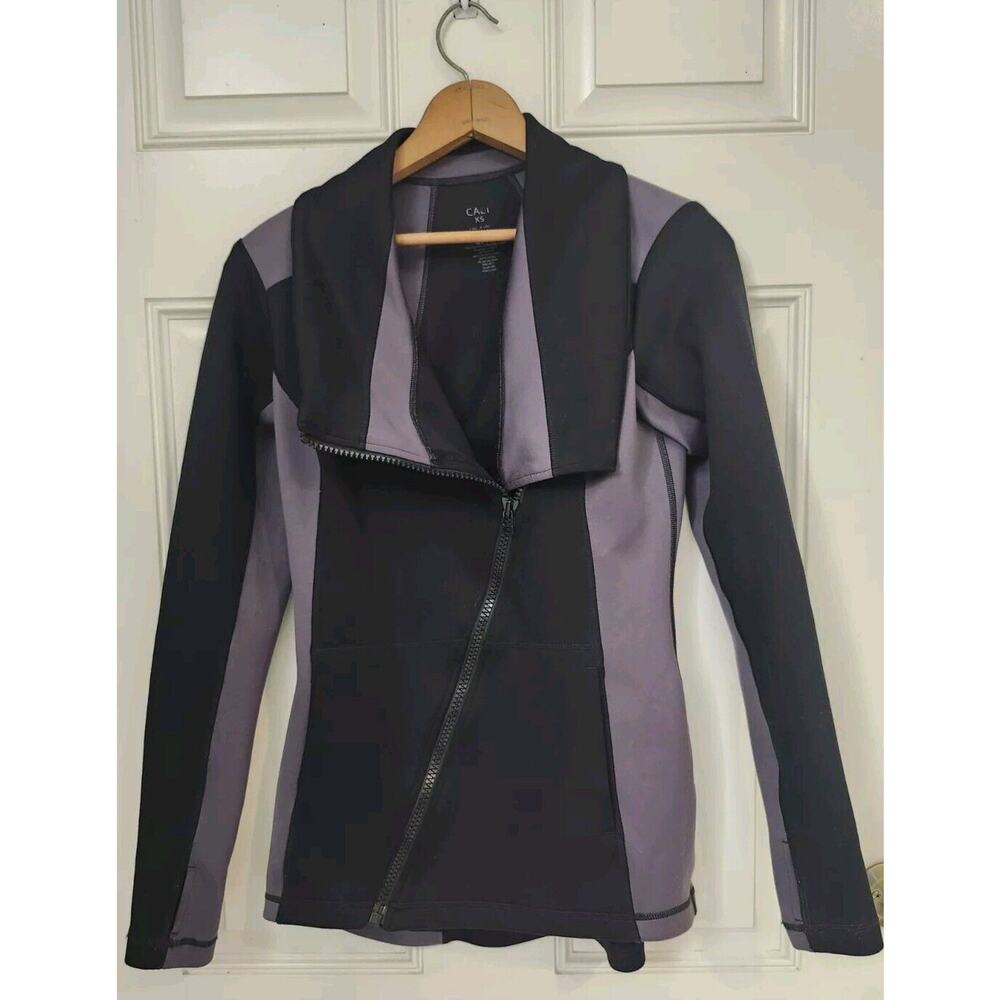 Cabi T-Shirt Women Size XS Black & Gray Dynamo Athletic Jacket Yoga Stretch